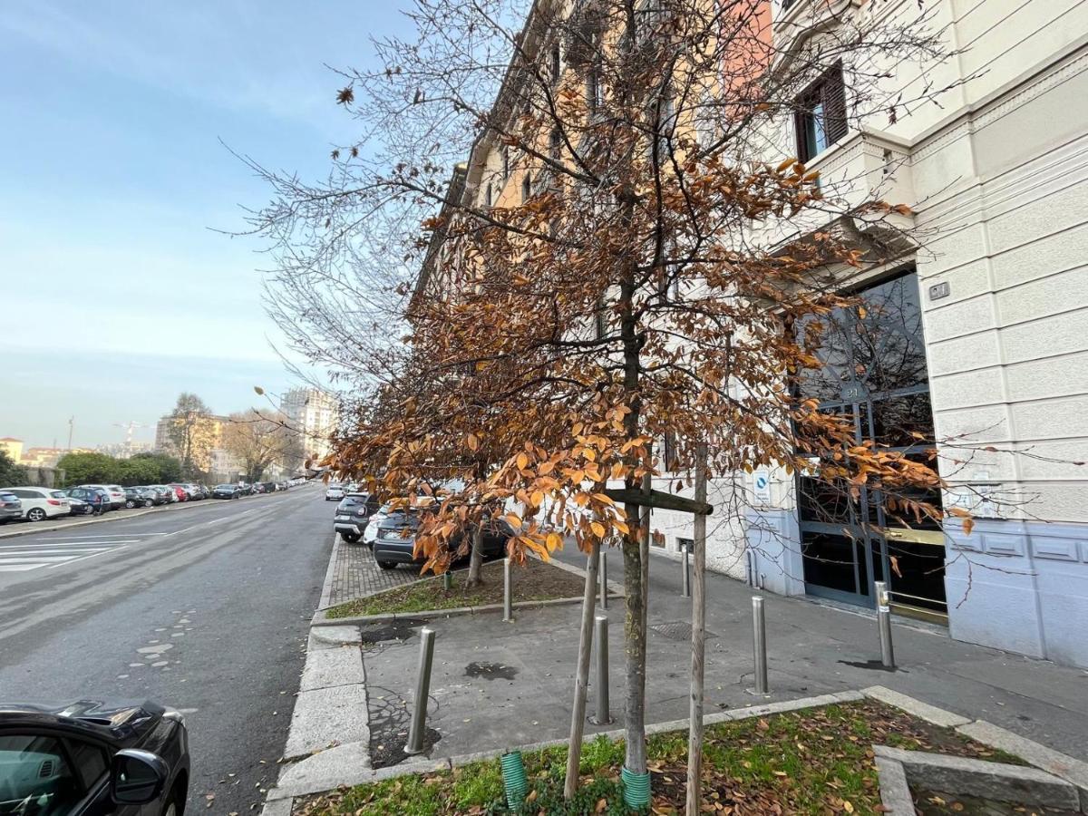 The Small White House In Milan Apartment Екстериор снимка